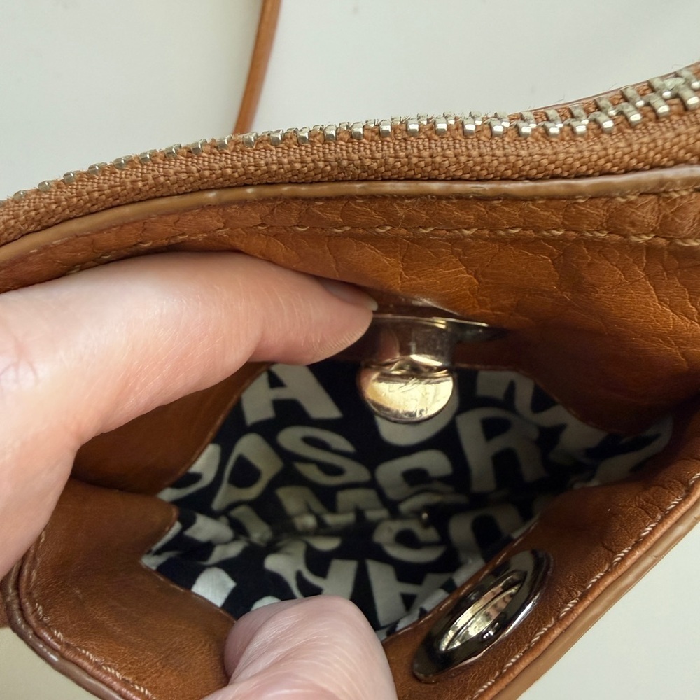 Marc Jacobs Y2K brown cognac turnlock Tan Leather Crossbody Bag - Picture 2 of 13